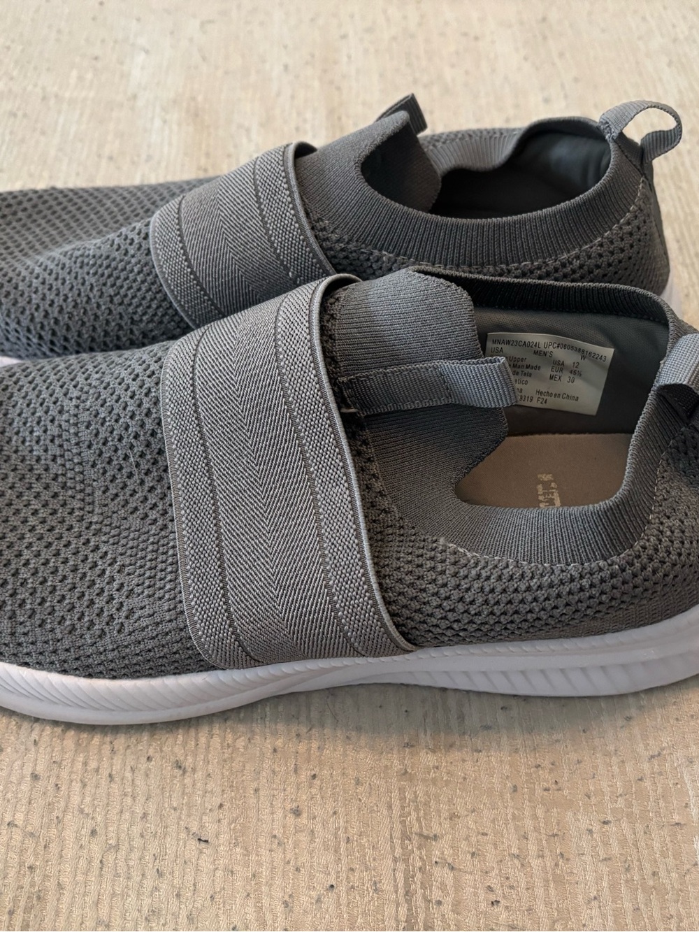 Men's Slip-On Knit Athletic Shoes - Gray